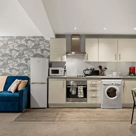 Modern Flat - Ideal For Work & Apartment