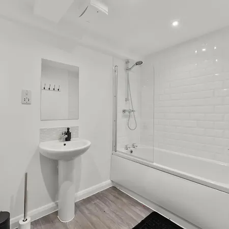 Modern Flat - Ideal For Work &