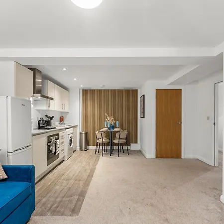 Apartment Modern Flat - Ideal For Work & Leeds (West Yorkshire)