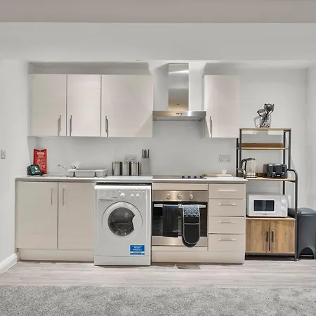Apartment Modern Flat - Ideal For Work & Leeds (West Yorkshire)