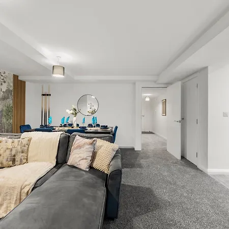Modern Flat - Ideal For Work & *