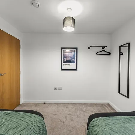 Modern Flat - Ideal For Work &