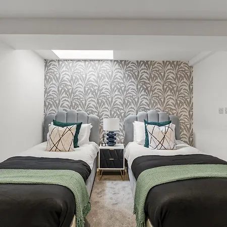 Modern Flat - Ideal For Work &