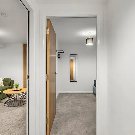Apartment Modern Flat - Ideal For Work &