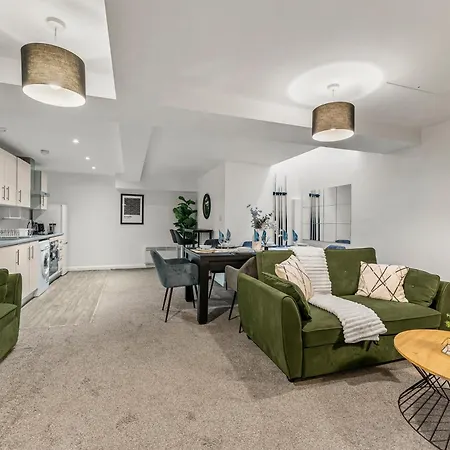 Apartment Modern Flat - Ideal For Work & *